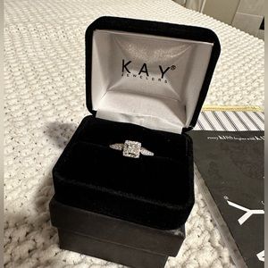 Diamond Promise Ring 1/4 ct tw Princess-cut 10K White Gold